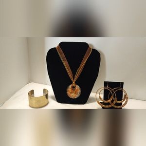 Womens jewelry